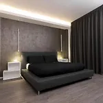 Minimal Rooms
