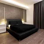 Minimal Rooms