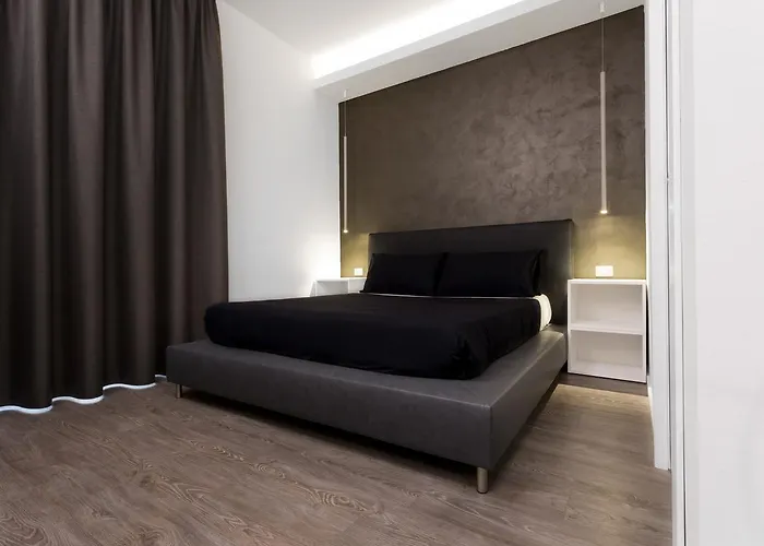 Minimal Rooms